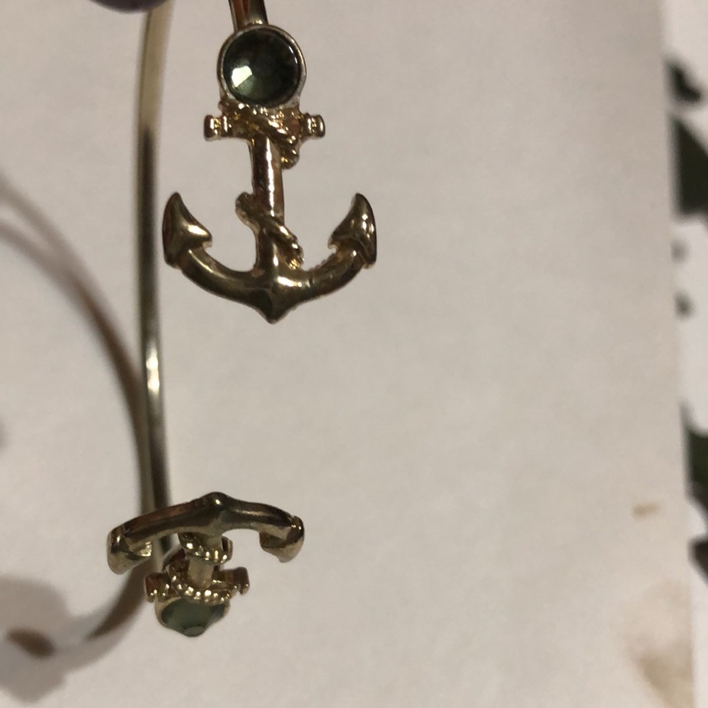 Gold tone Anchor bracelet - Picture 4 of 4
